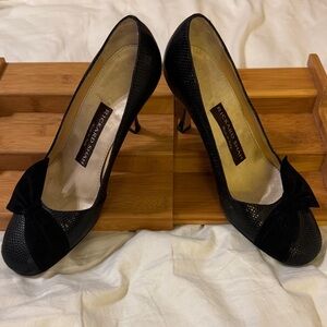 Rickard Shah black textured leather pumps with bow